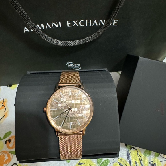 Rose Gold Mesh Strap Watch - Picture 4 of 6